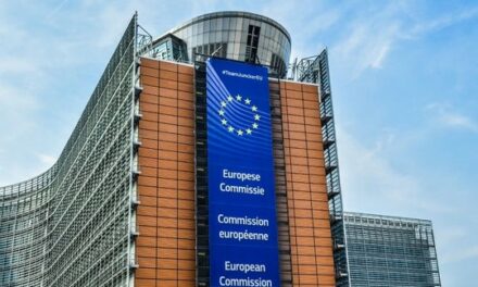 Le contrat entre la commission européenne et le géant financier BlackRock épinglé