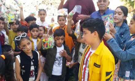 Les jeunes francophones distribuent des jouets et des cadeaux aux enfants de Gaza
