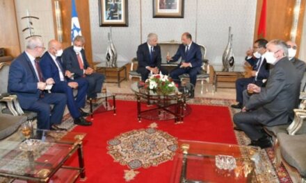 Hamas dénonce la visite de Lapid au Maroc