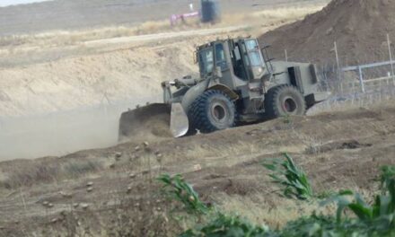 Les mécanismes d’occupation pénètrent à l’est de Khan Yunis et rasent les terres au bulldozer