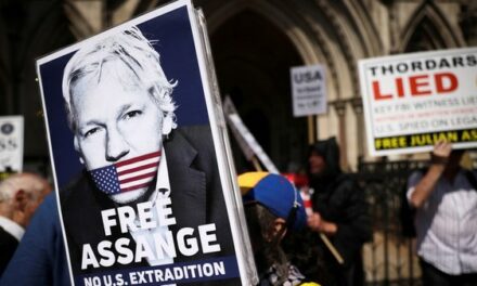 Sous la pression américaine, l’extradition d’Assange de retour devant la justice britannique