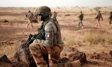 Le Mali accuse la France d’entraîner des groupes terroristes sur son territoire