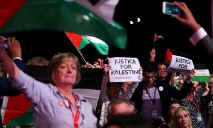 Les travaillistes britanniques adoptent une résolution qui accuse ‘Israël’ de poursuivre la Nakba contre les Palestiniens
