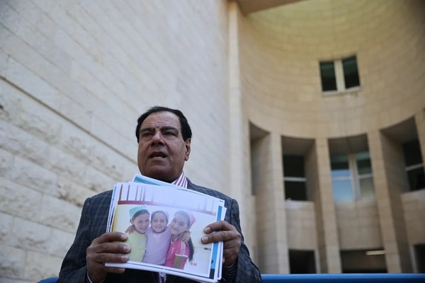 Ses filles ont été tuées par l’armée israélienne, il est temps qu’il traîne Israël à la CPI de La Haye