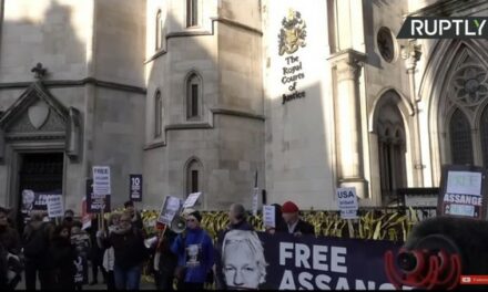 La justice britannique annule son refus d’extrader Julian Assange et donne raison aux États-Unis